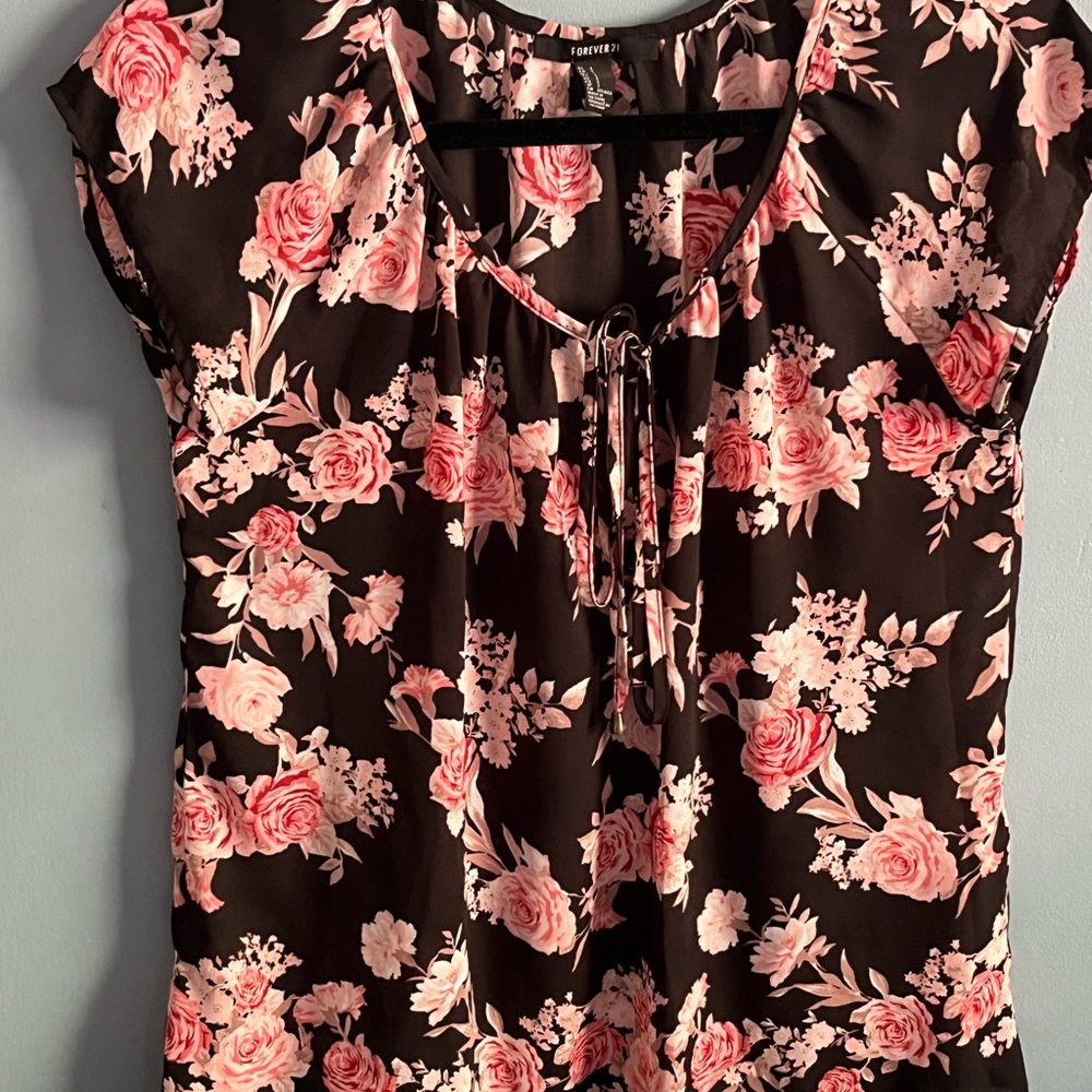 SELLING FOREVER 21 TOP FOR WOMEN SIZE SMALL COLOR FLORAL - Picture 7 of 13